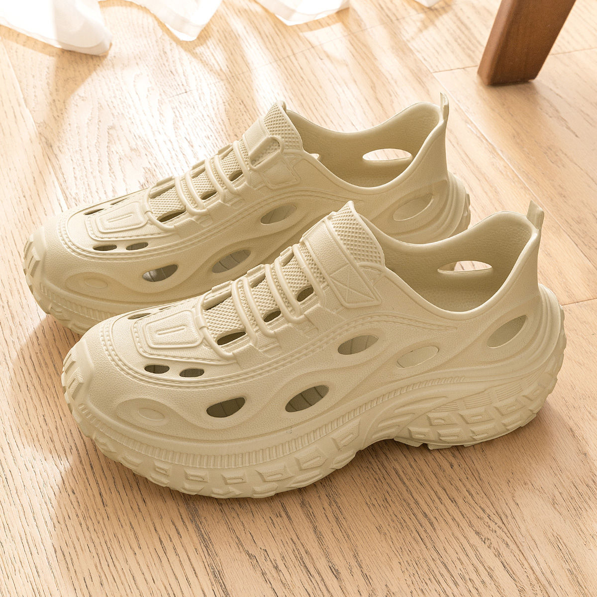أحذية صيفية رجالية للارتداء في - مراجعة Aquatic Sports Shoes وسعره